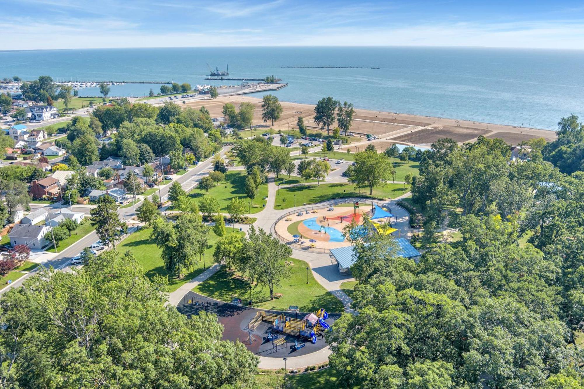 Park Bungalow #4 - Seacliff Beach Suites Leamington Dış mekan fotoğraf