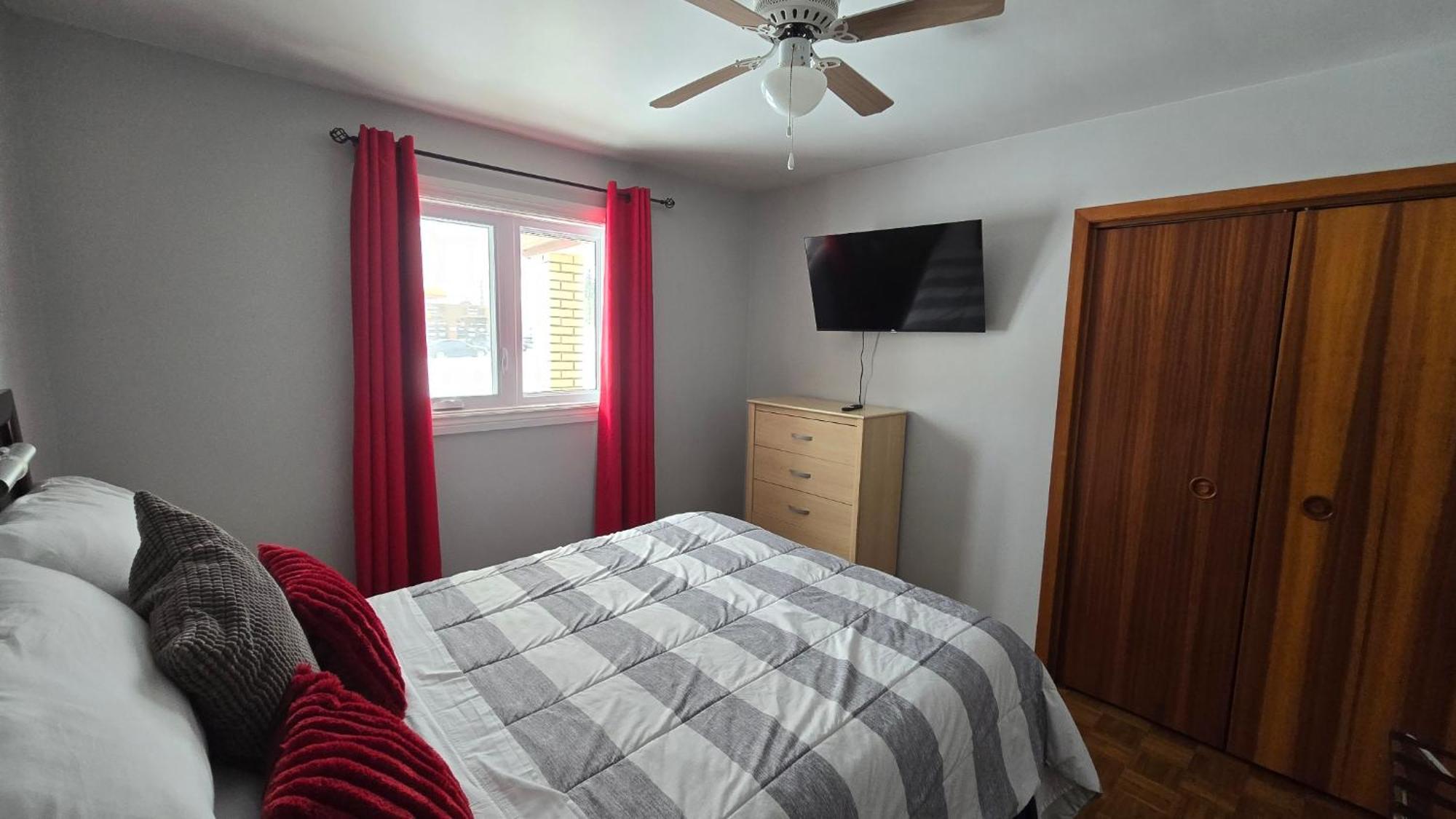 Park Bungalow #4 - Seacliff Beach Suites Leamington Dış mekan fotoğraf