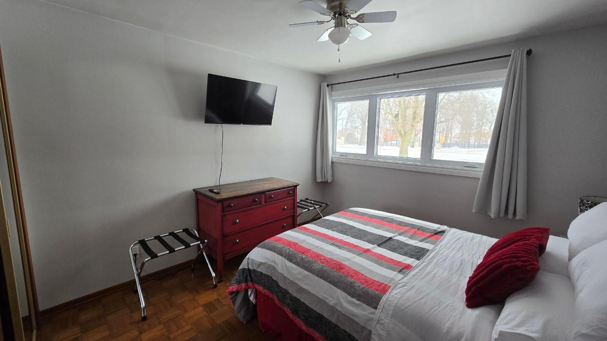 Park Bungalow #4 - Seacliff Beach Suites Leamington Dış mekan fotoğraf